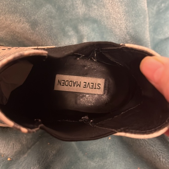 Steve Madden snakeskin pattern booties 8.5 - Picture 10 of 11